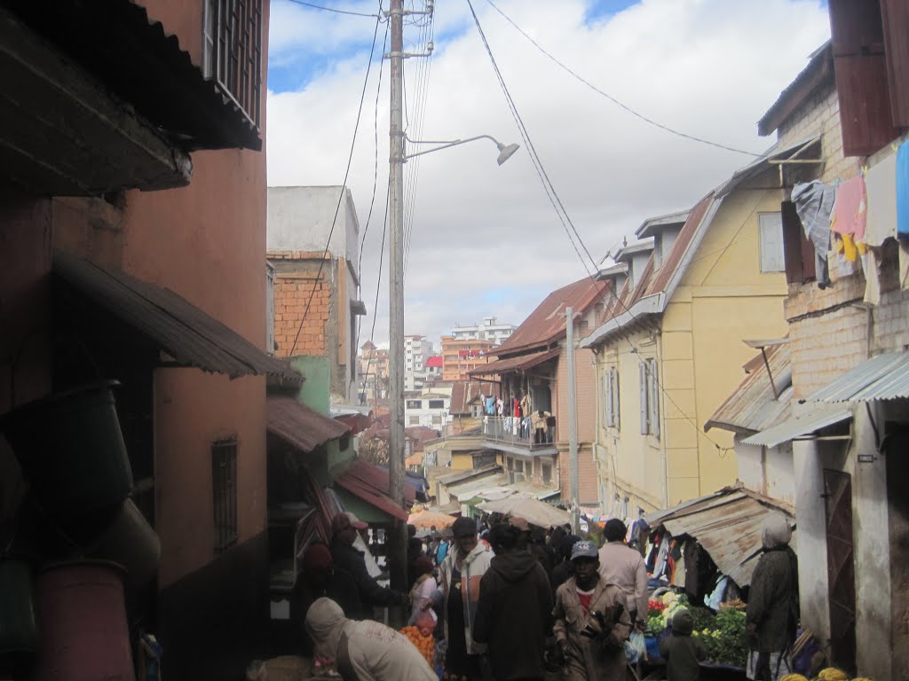 Marché de Behoririka by jérémy pureur