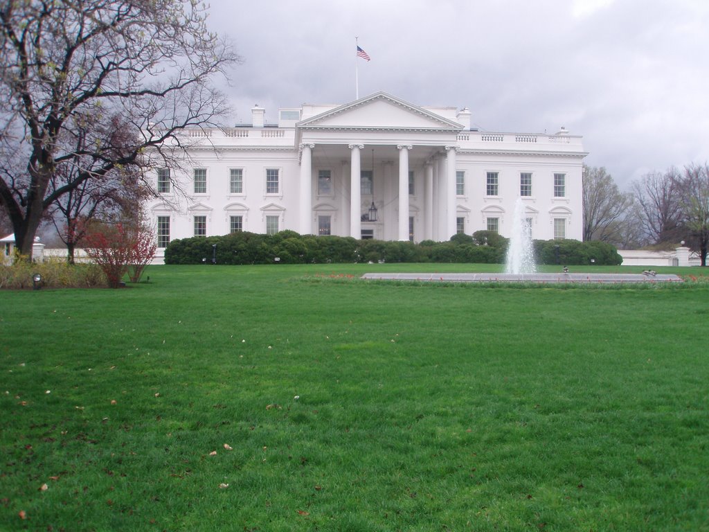 The White House, Washington District of Columbia by Diego Santander