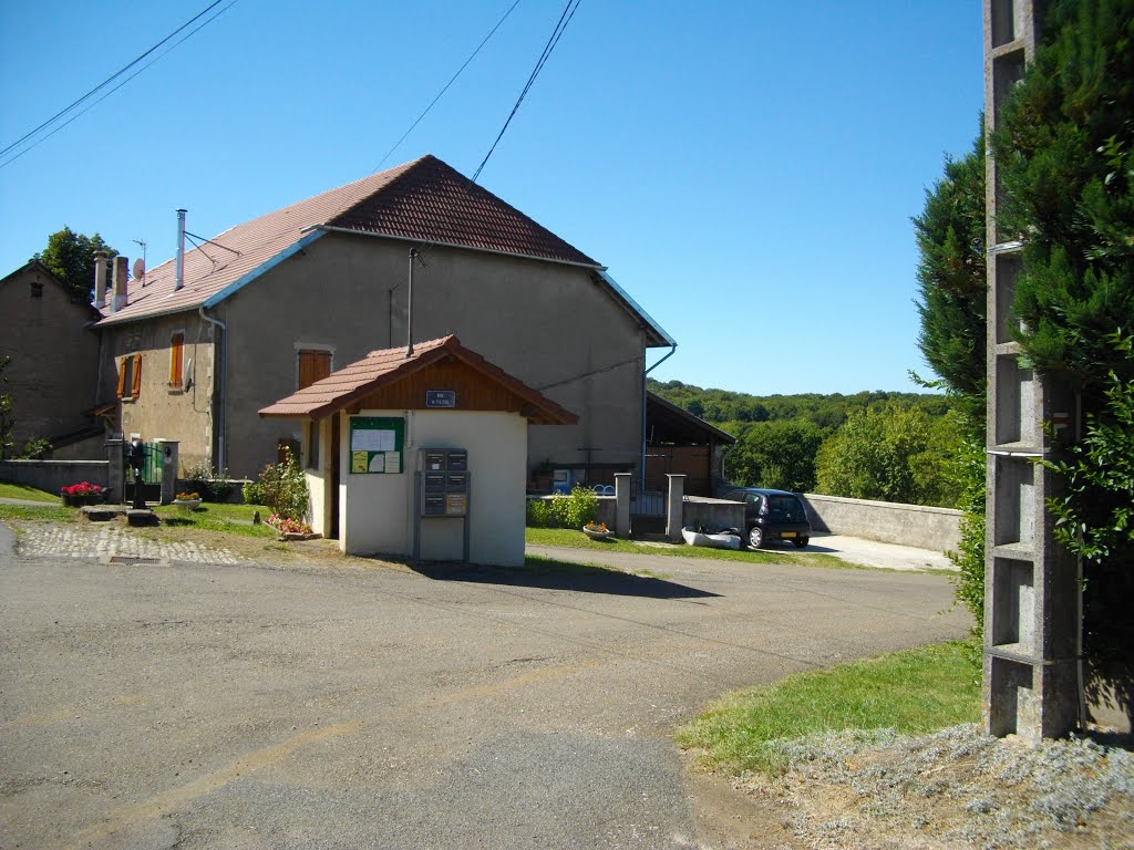 Bifurcation pour la rue du Tilleul à Montby by Claudius B.