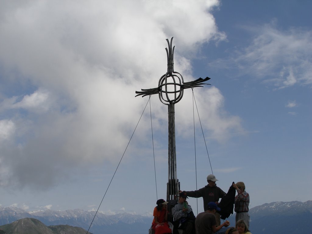 Mountaintop cross by wendyemlyn