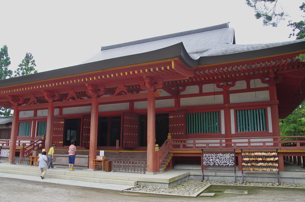 毛越寺その２　本堂　motsuji-temple2 main hall in Hiraizumi by ponpocopon