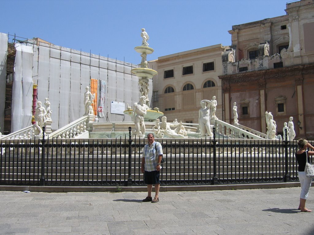 Palermo- piazza della vergogna by vitorandone