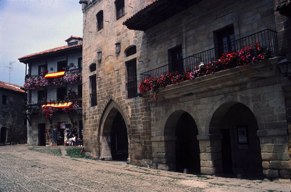 Santillana del Mar 1988 by Alberto de la Cruz G…