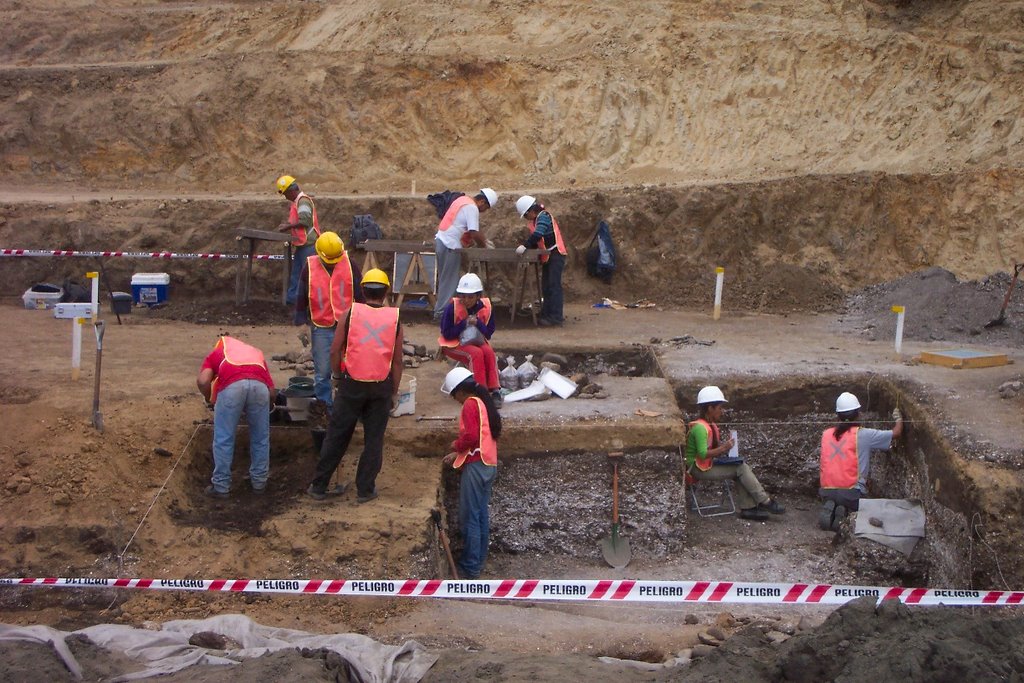 Sitio arqueologico bajo la Interportuaria by Pablo San Martin