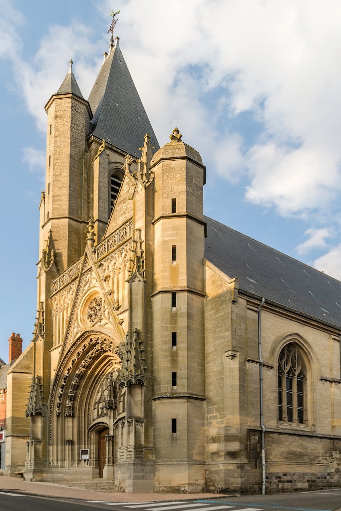 L'église Saint Sépulcre Montdidier by Berpiet