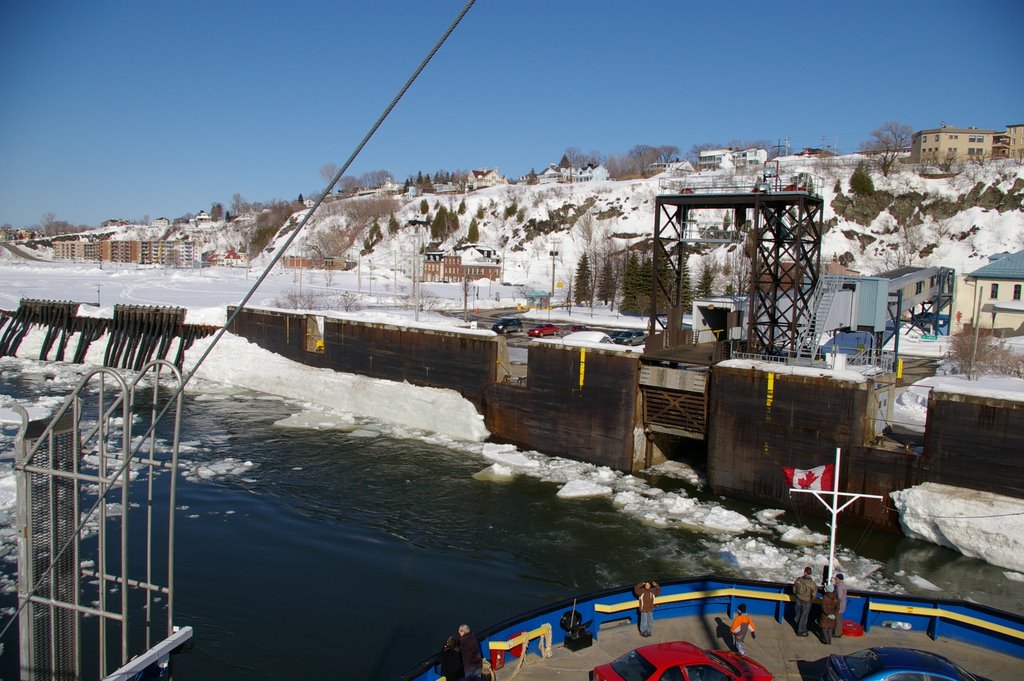 Quai de Lévis by segoss