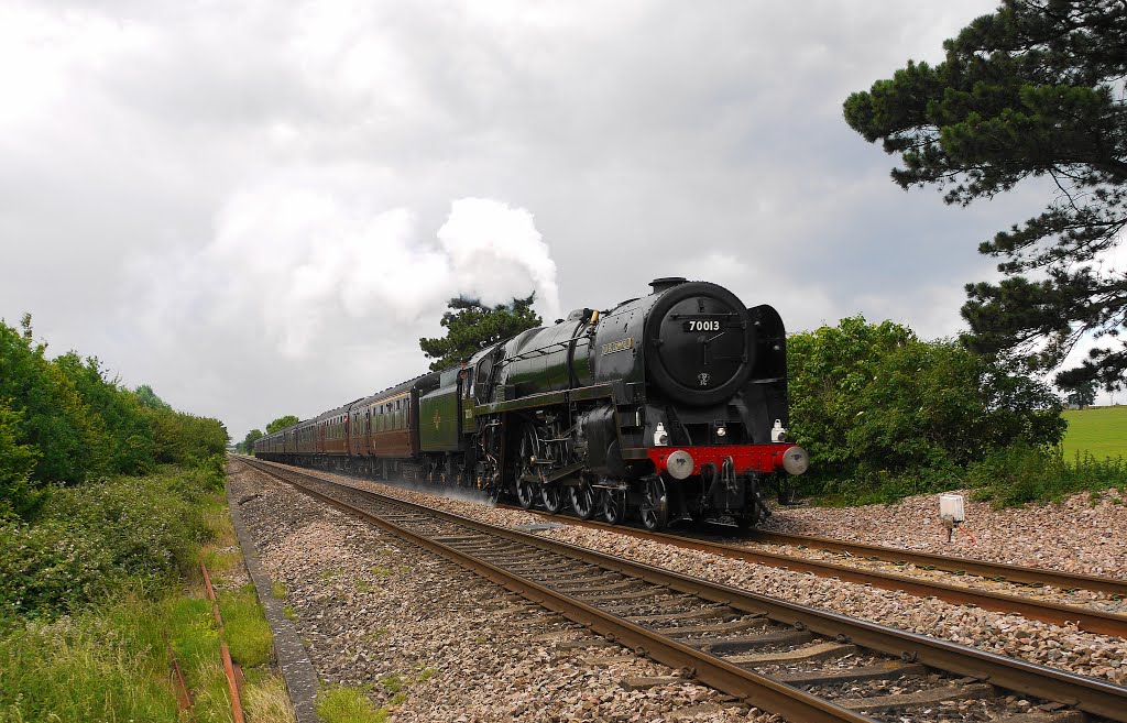 Oliver Cromwell at Wadborough by simon t