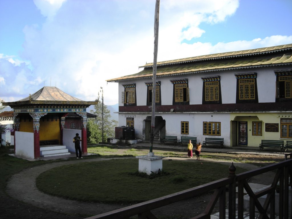 Pemyantse Monastry_courtyard by Loganathan Lingan