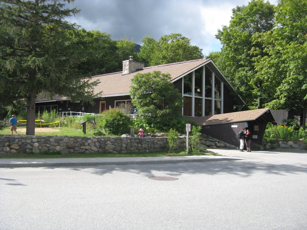 Pinkham Notch Visitor Center by Canuck5