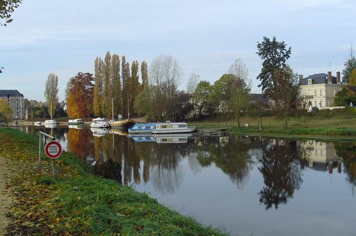 Cheffes River of the Sarthe by Standfred