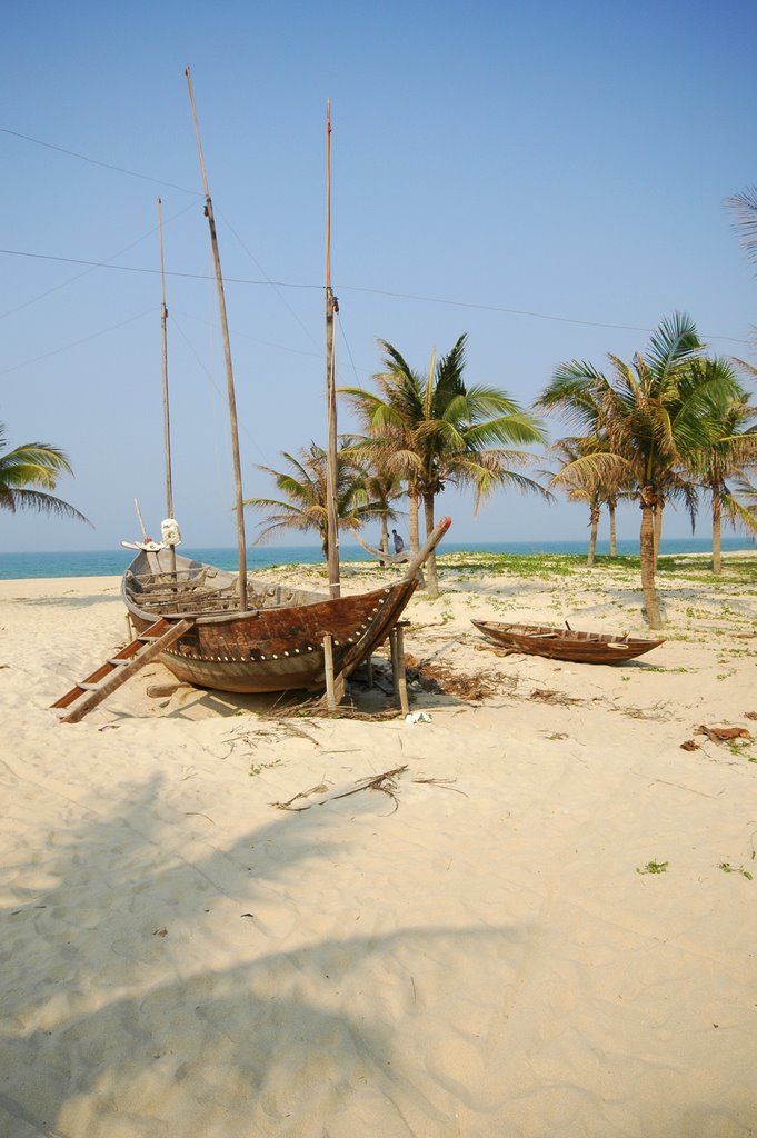 Stranden ved Hoi An by Eriksen