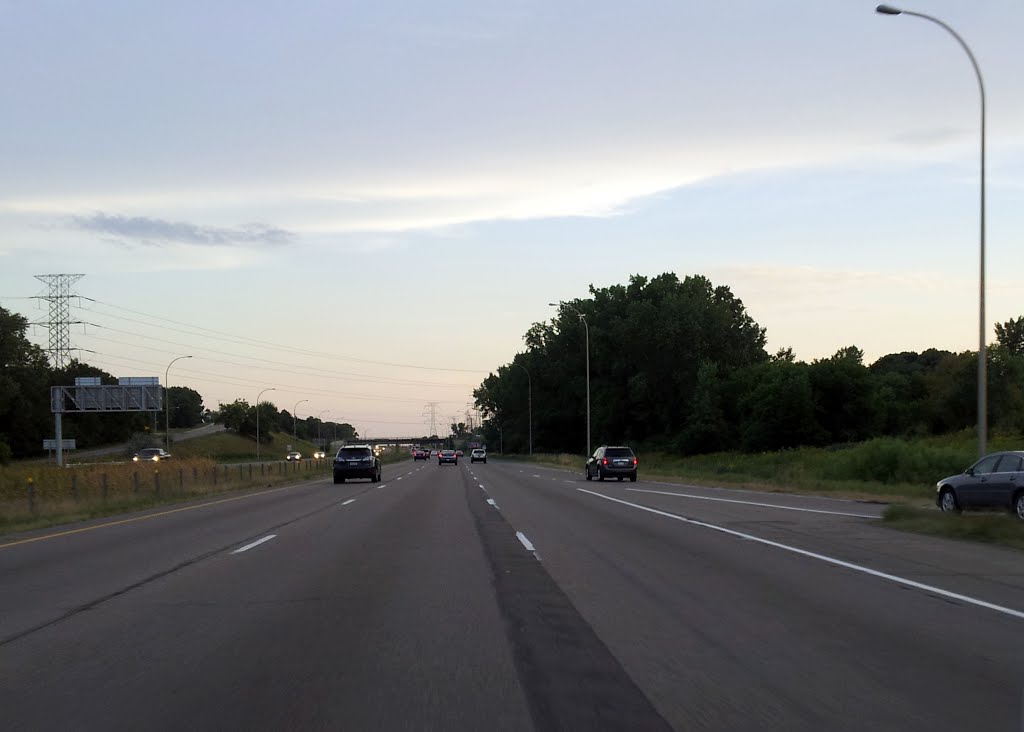 Interstate 35W - Arden Hills, MN by Gabriel Vanslette