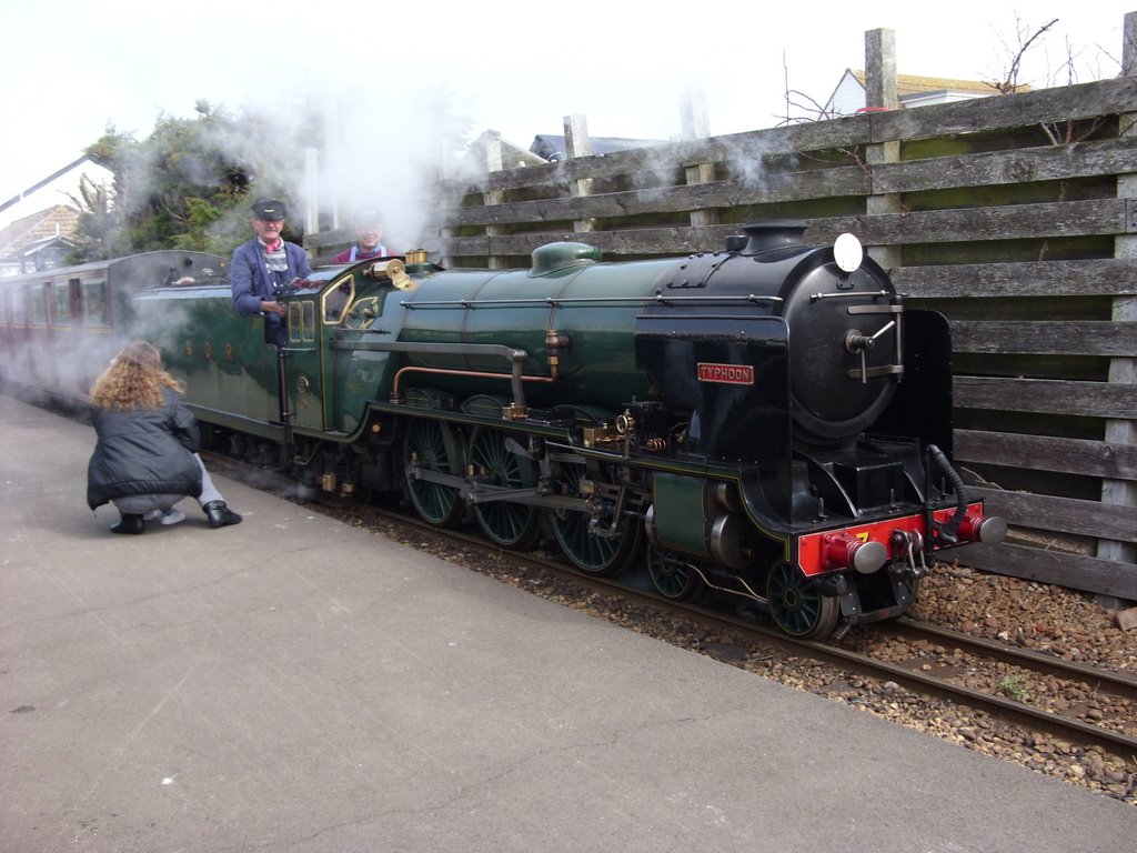 Romney Sands railway station by seanrobertkelly