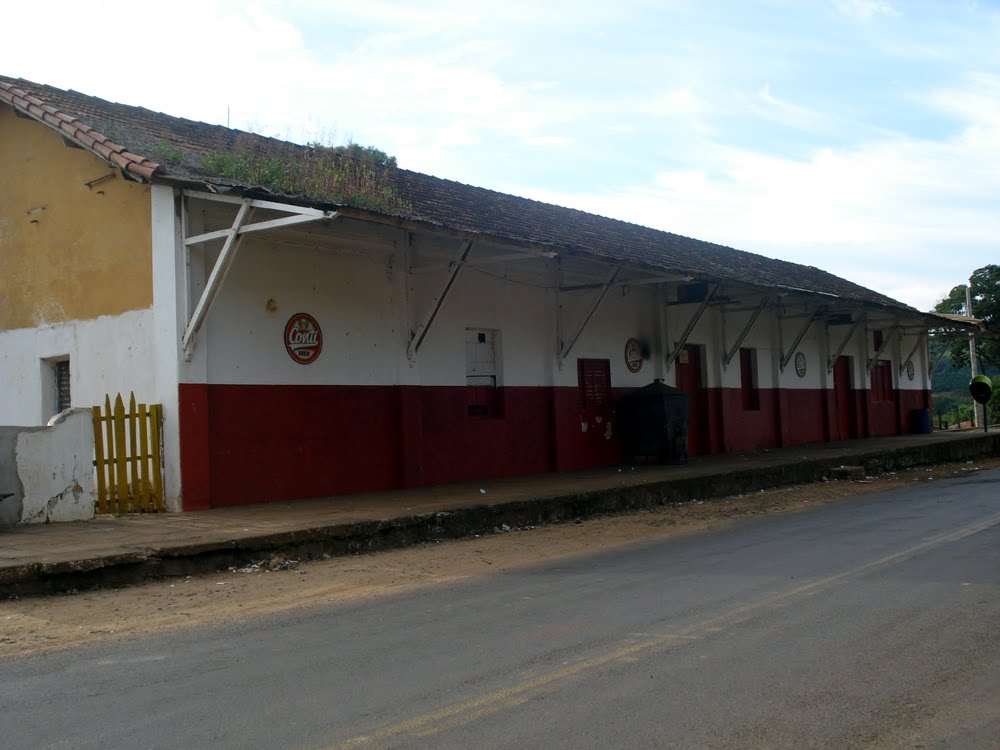 Antiga Estação Ferroviária - Nova Paulicéia SP by Zekinha