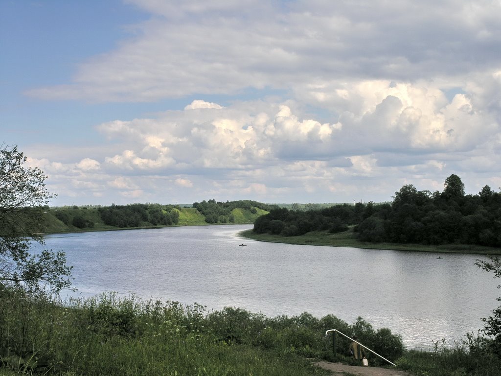 Volkhov river by Antony Zolotov