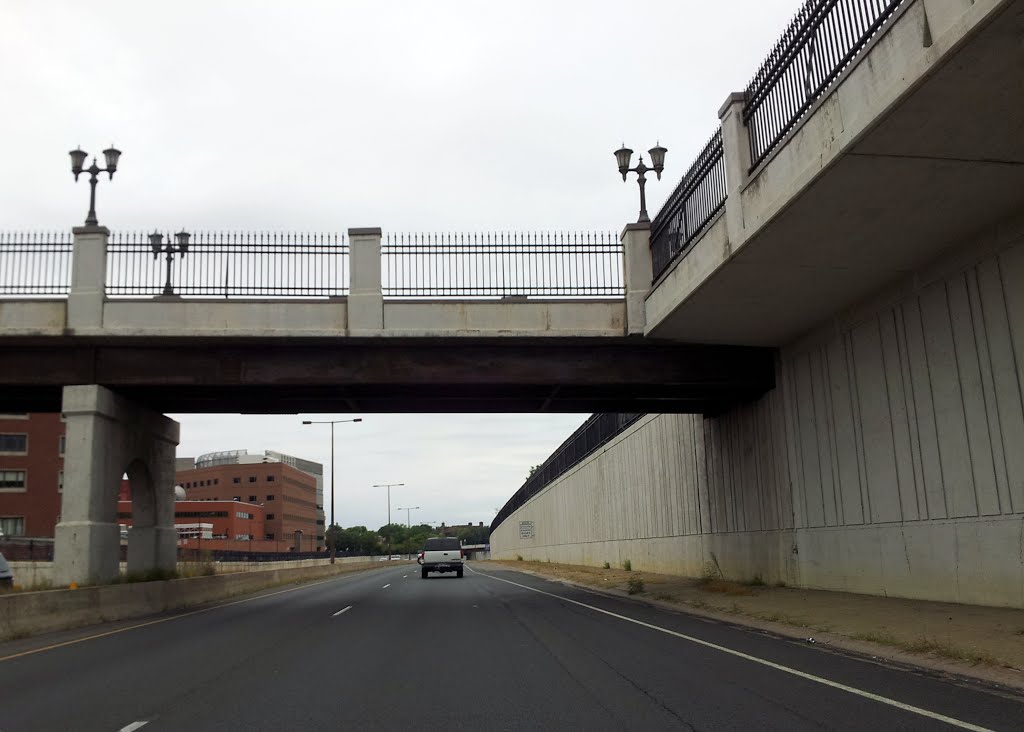 Interstate 35E - St Paul, MN by Gabriel Vanslette