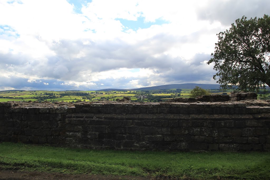 Banks Turret and Hadrian's Wall by Alanassurbanipal