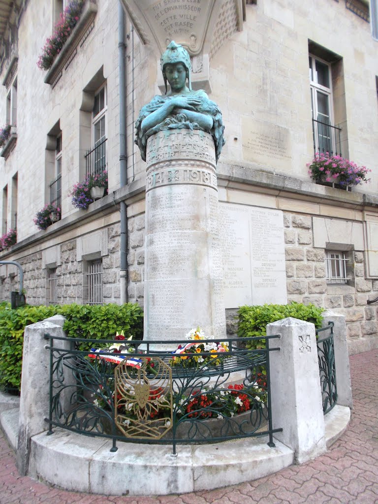 51-Sermaize les Bains monument aux morts by jefrpy