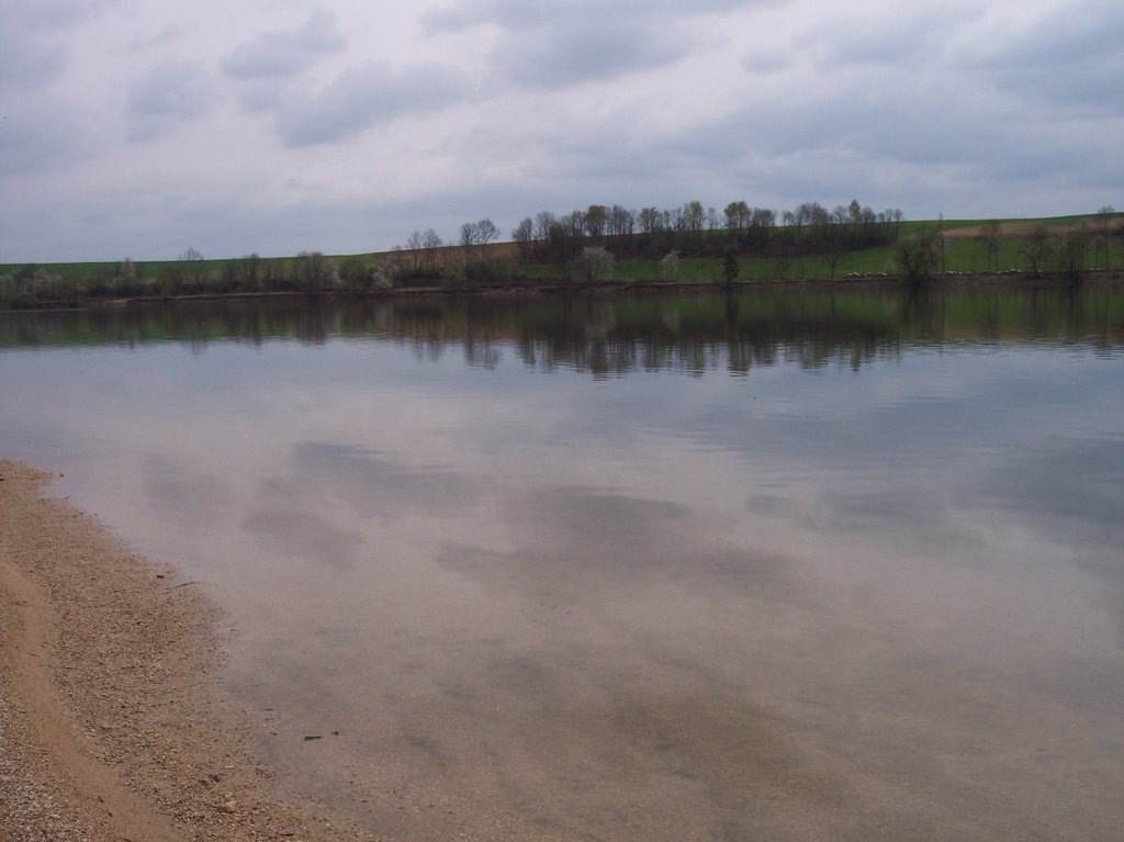 Lac de Bairon : on the beach - bord de la plage by TitTornade