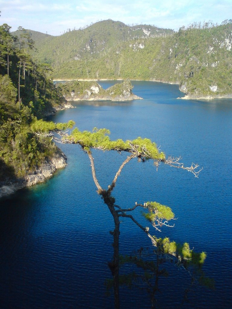 Lagunas de Montebello by Egar Garcia