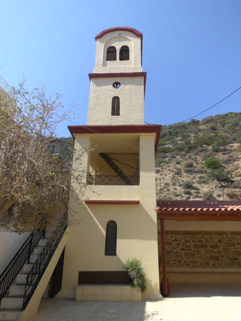 Greece : Crete : Agia Galini : Church of Tessaron Martiron by tinawaldo