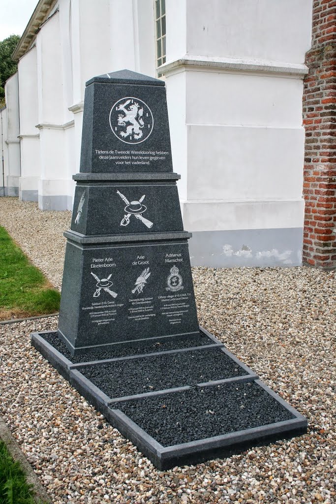 Jaarsveld - Kerkstraat 7 : Oorlogsmonument by Scholte