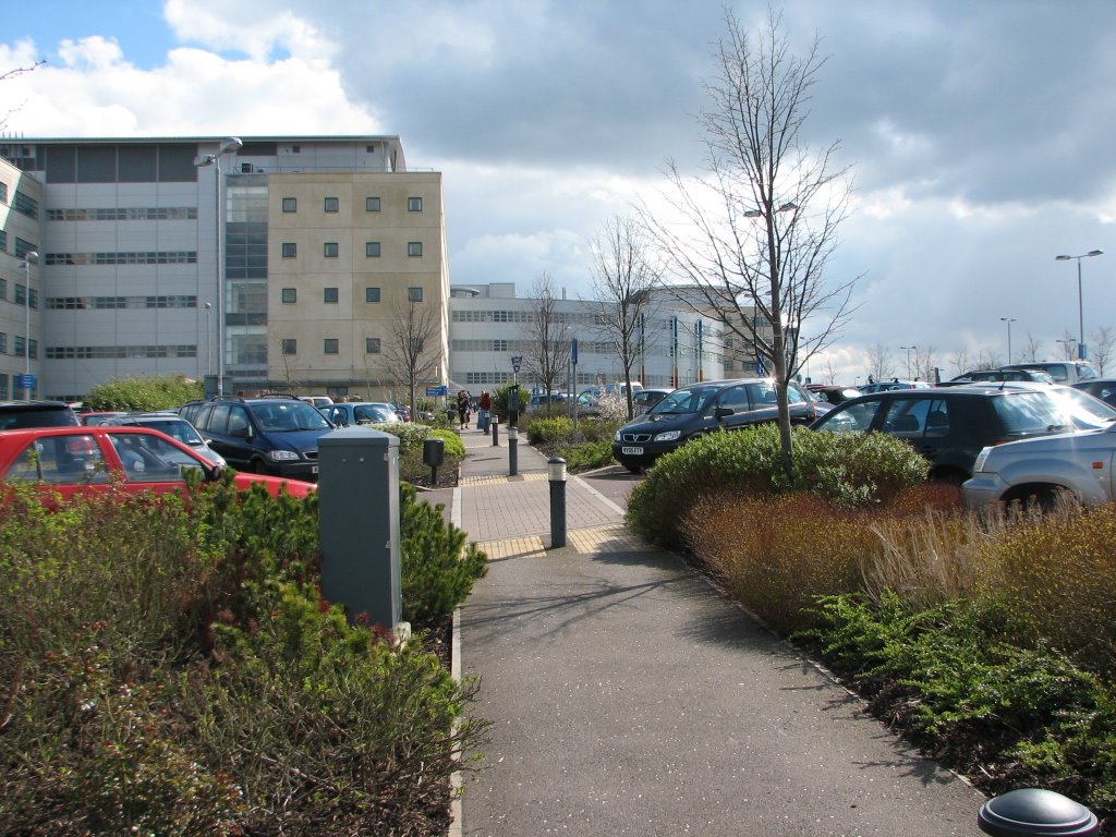 Great Western Hospital & car park by Phil Bunce