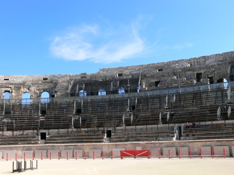 Nîmes by Jose G. Pinho F.