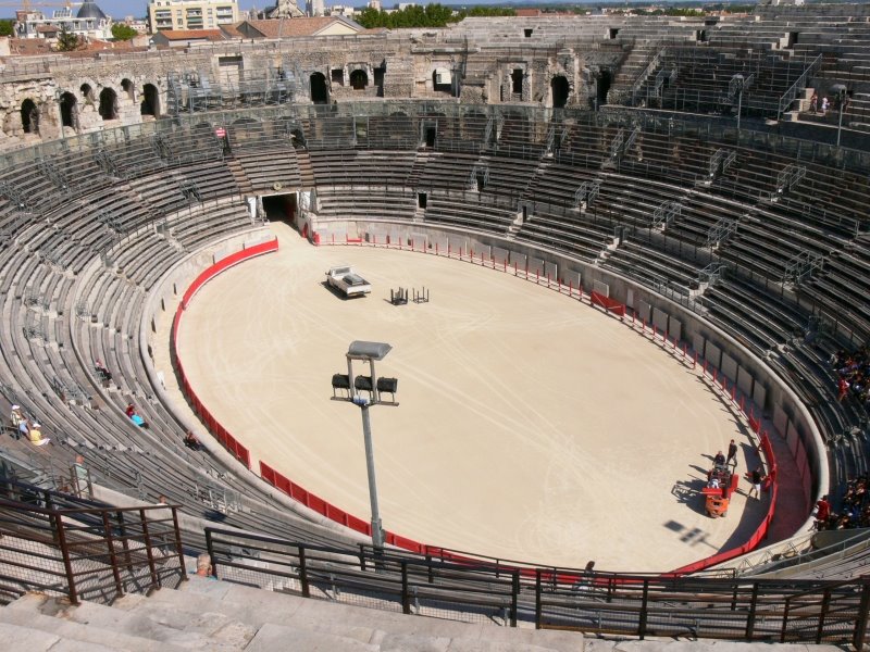 Nîmes by Jose G. Pinho F.