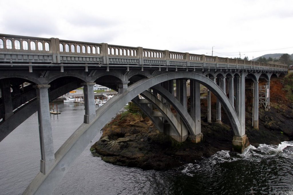 Depoe Bay Bridge, Oregon by nikosey