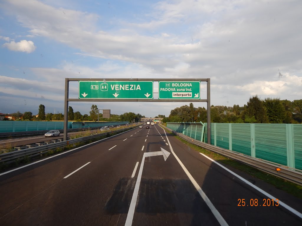 A4 Autostrada 8 by Милош Арнаут