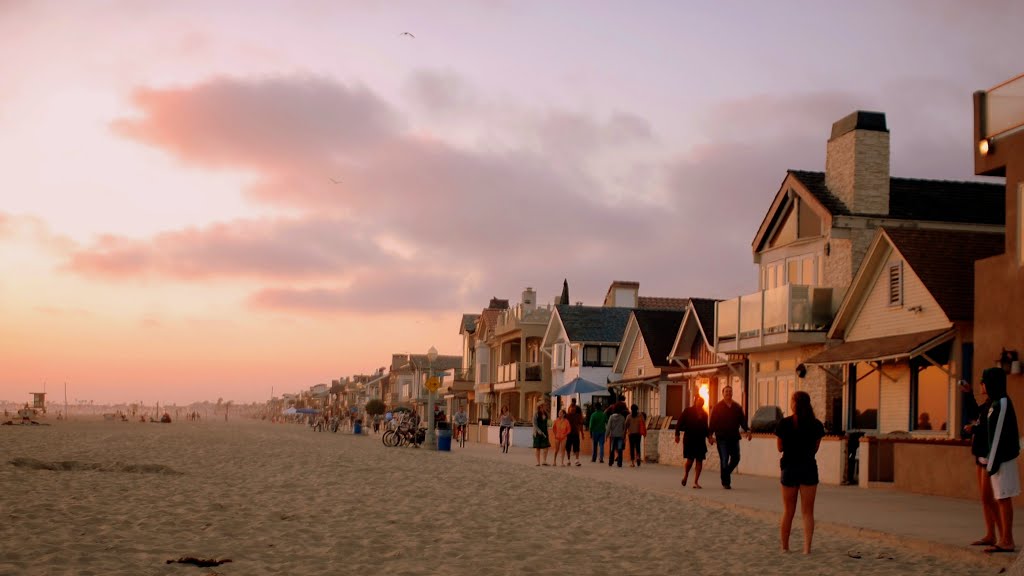 Board Walk Newport Beach by umoll