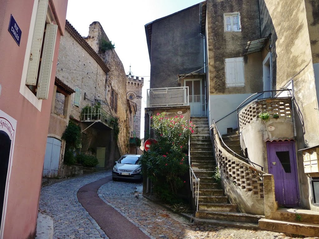 Ruelle à Viviers. by alxiskaff