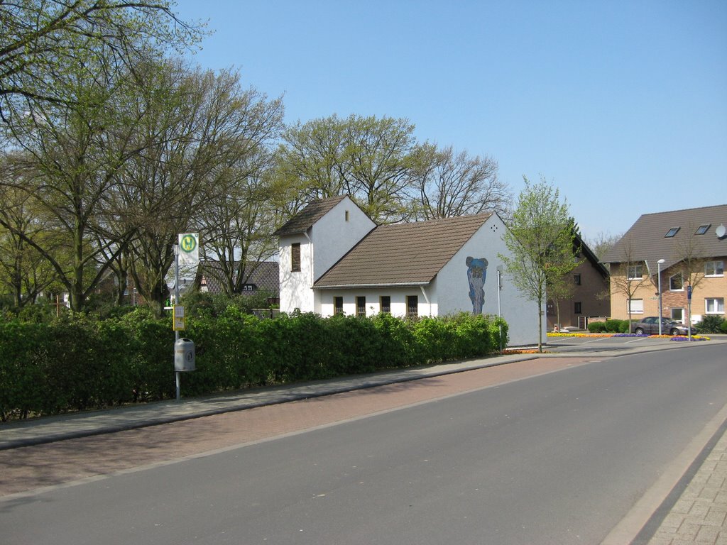 Friedhofskapelle by amprivat