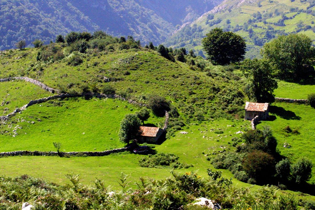 Dosango, desde La Mostayal. Principado de Asturias. by Valentin Enrique Fer…