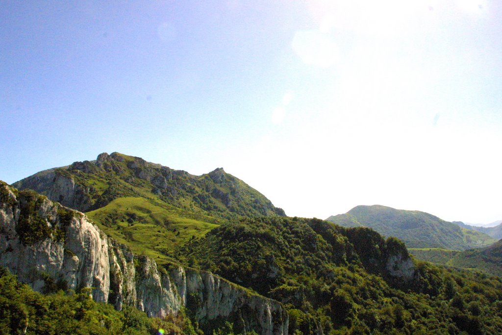 Paisaje desde La Mostayal, 5. Principado de Asturias. by Valentin Enrique Fer…