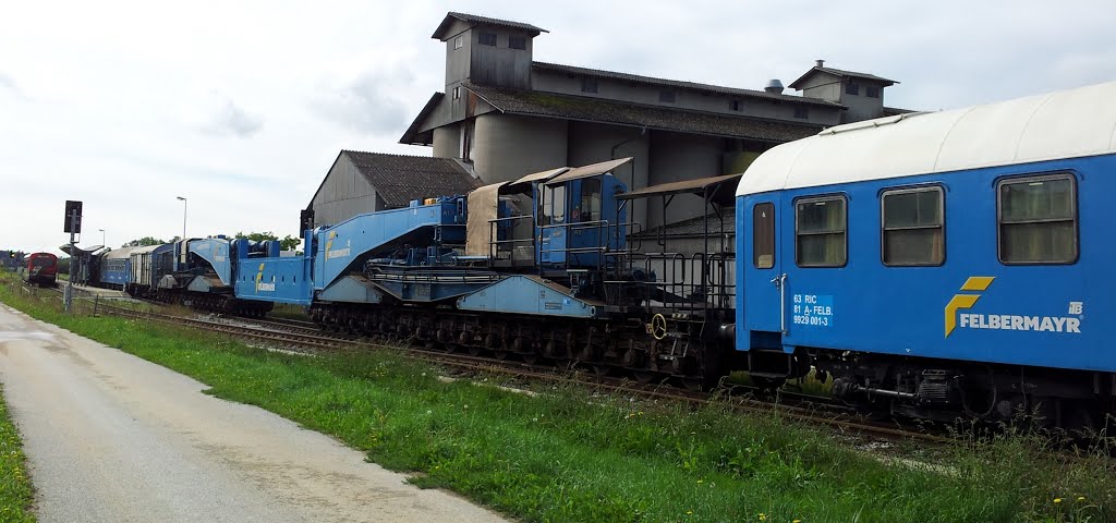 Empty transformer transportation train Unterfladnitz by hanepu2