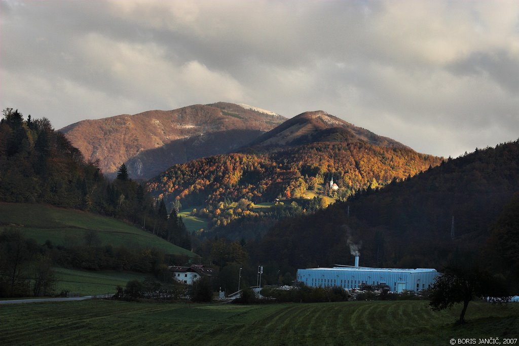 Pogled na Marmor Hotavlje in Blegoš by borisjancic@yahoo.com