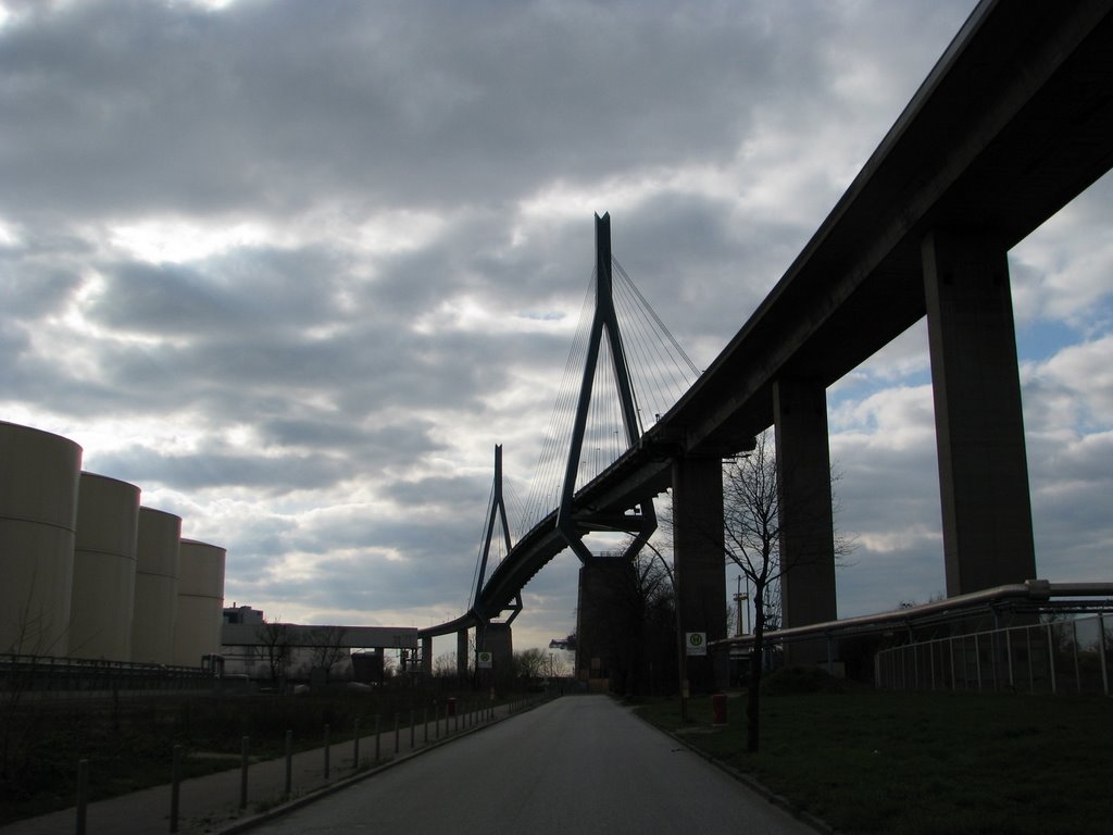 köhlbrandbrücke mit strasse by arrow2315