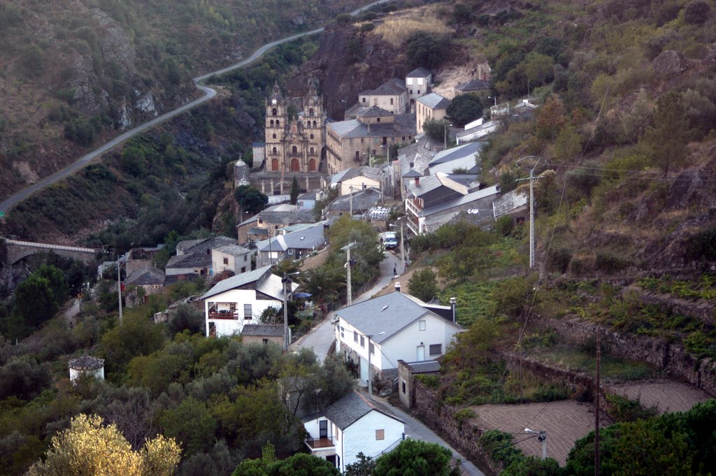 Vista do Santuario das Ermidas (O Bolo) by Eladio Osorio Montenegro