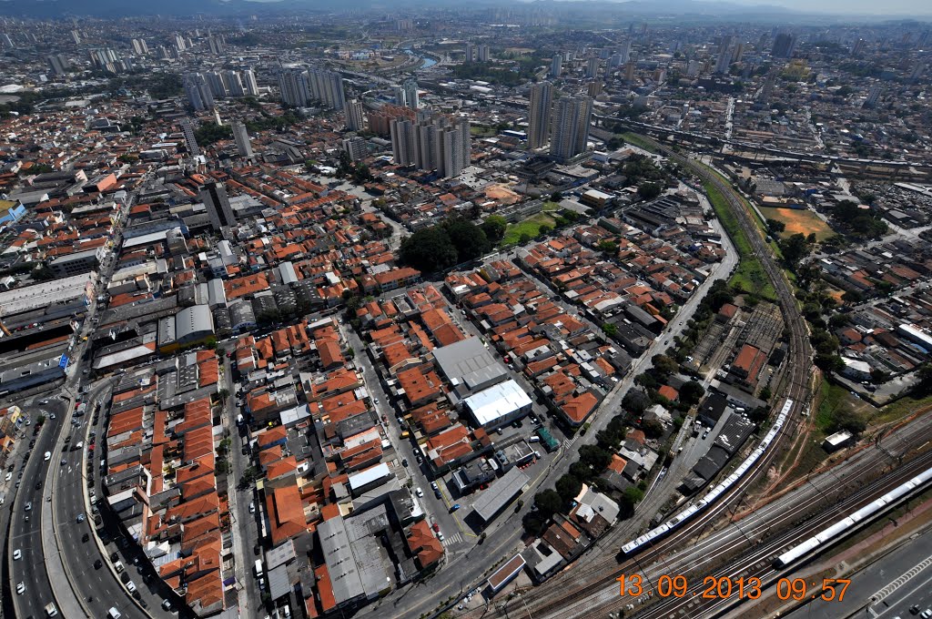 BrSPSaoPaulo2040_130913(foco-aereo)carrao by IzeKampus