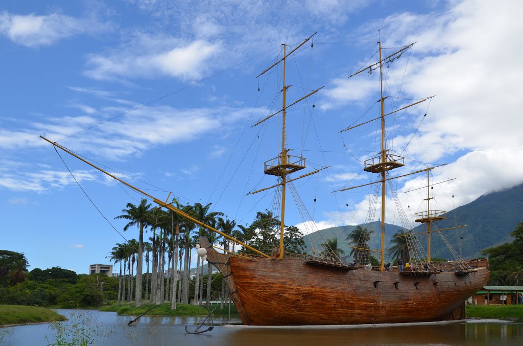 Parque del Este. Replica del Leander by eladiosilva