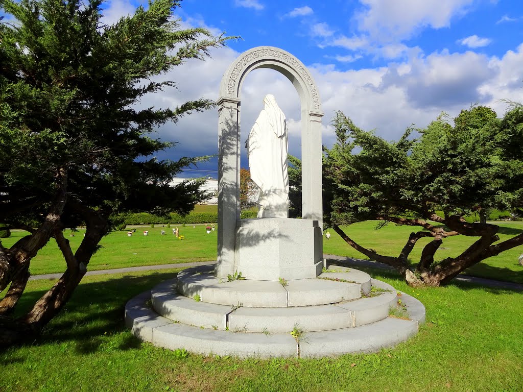 Holy Family Cemetery by MementoMori