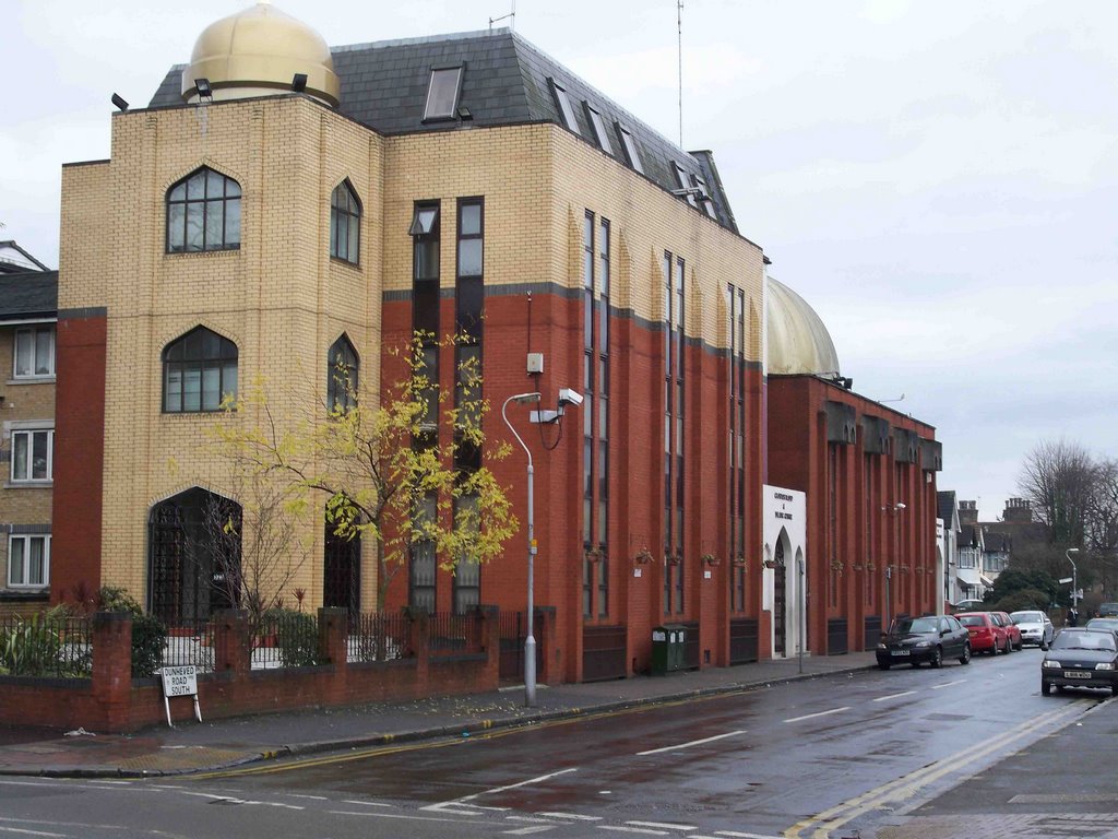 Croydon Masjid, London Road, Thornton Heath, Croydon, United Kingdom by Mohammad Aslam Javed Bhatti by Aslam Javed