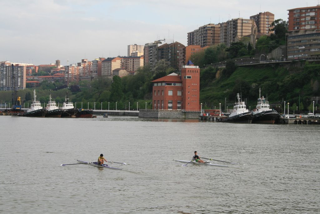 PORTUGALETE.TUG BOAT STATION 002 by Fernando Bellido