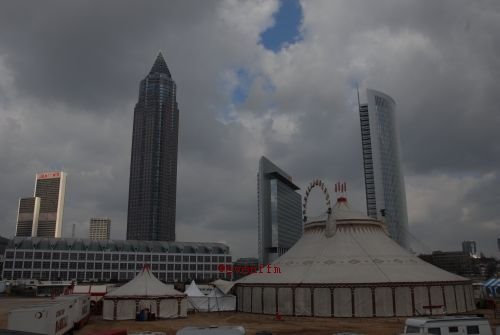 Circus zu Gast an der Frankfurter Messe by Sven Rumbler