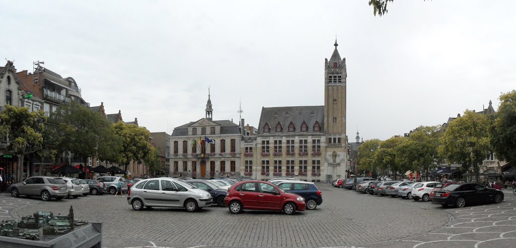 Roeselare - Markt (panorama) by Alex Vandeweyer