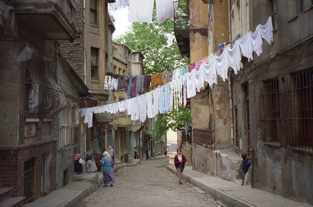 Super Croix ! (mai 1995 Fener, Istanbul, Turquie) by Nick Ad@ms