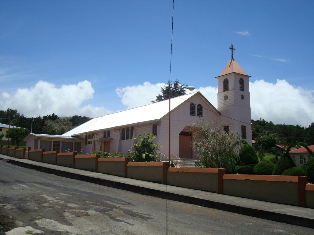 Capilla de Los Ángeles by German F. Retana