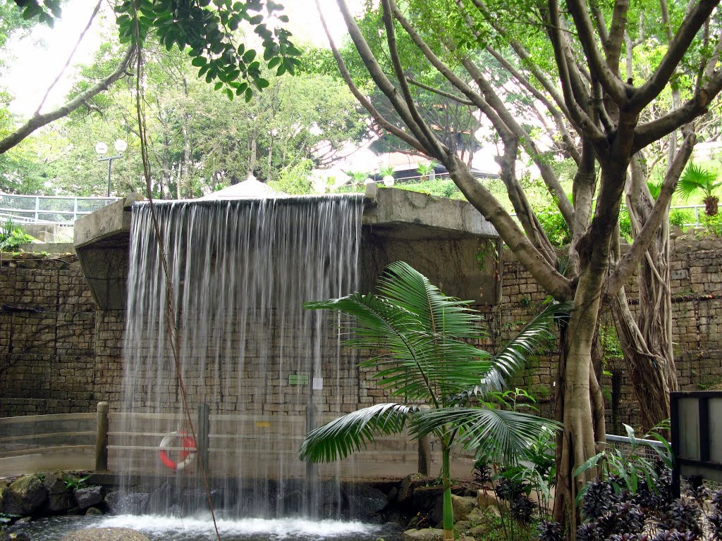 Yuen Long Park by Waheed Ashraf